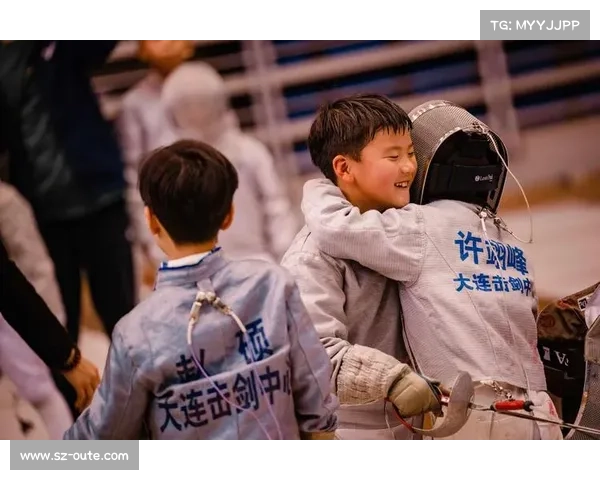 千余名剑客齐聚古都开封 菊城杯击剑公开赛圆满落幕展竞技风采